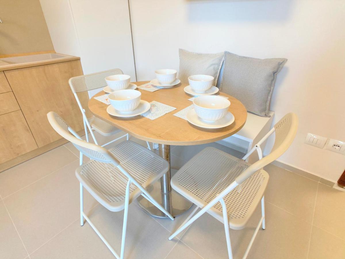 13 Eur For Monthly Stay - Home By The Sea - Hbs 格勒姆 外观 照片